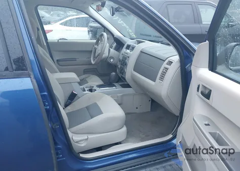 2008 Ford Escape Xlt z USA, uszkodzony, nr VIN 1FMCU93108KA80910